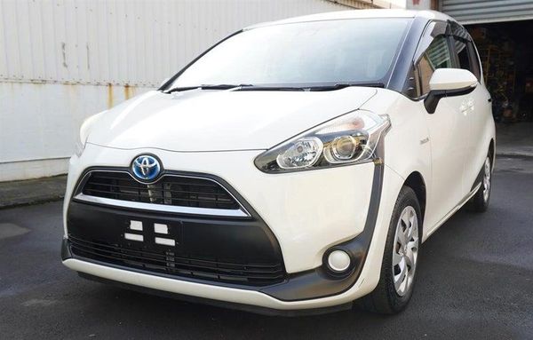 2018 Toyota Sienta Hybrid 7 Seats! Carousel 7