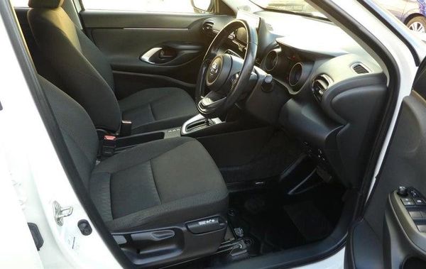 2021 Toyota Yaris Cross Carousel 10