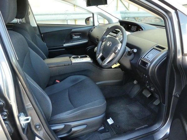 2017 Toyota Prius Alpha 7 Seater!Radar Cruise control! Carousel 10