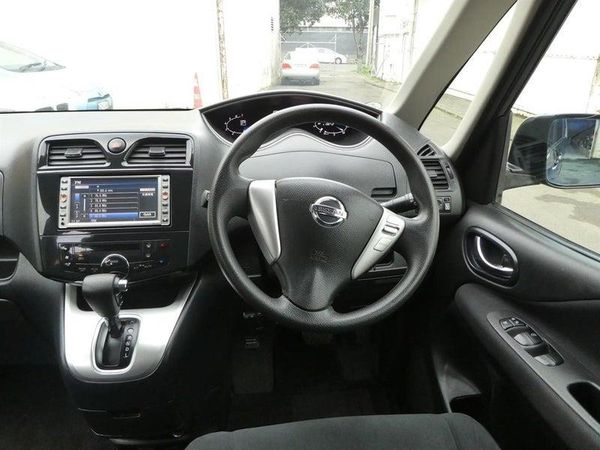 2011 Nissan Serena Carousel 16
