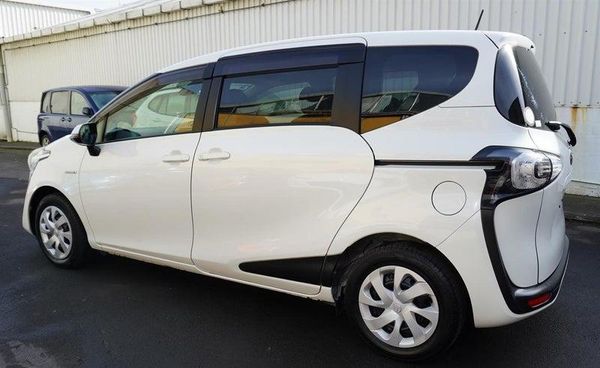 2018 Toyota Sienta Hybrid 7 Seats! Carousel 5