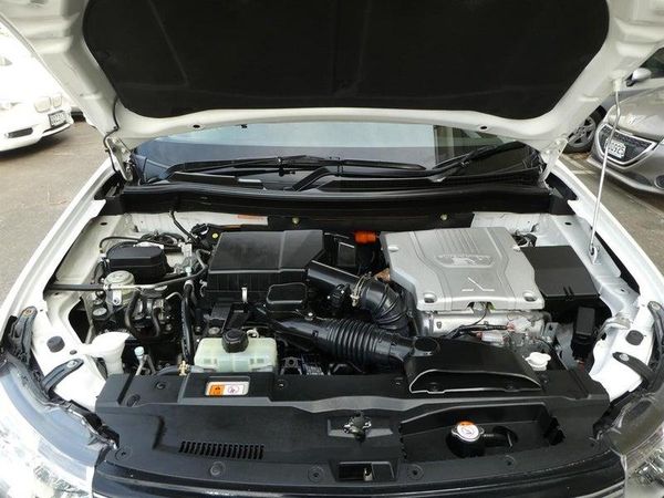 2013 Mitsubishi Outlander PHEV 2.0G PREMIUM PACKAGE Carousel 18