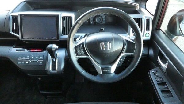 2013 Honda Step Wagon SPADA Carousel 17