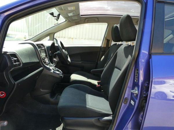 2015 Toyota Ractis G Carousel 15