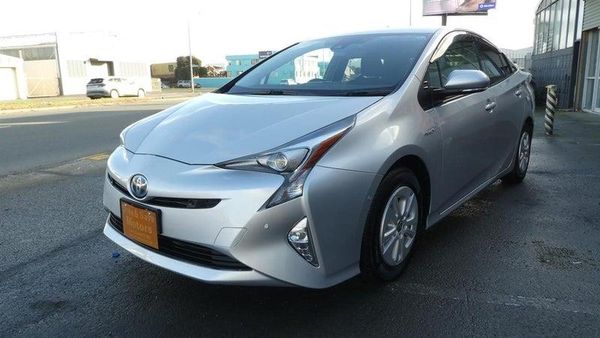 2018 Toyota Prius S model Carousel 6
