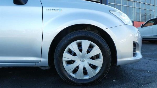 2013 Toyota Corolla FIELDER HYBRID Carousel 9