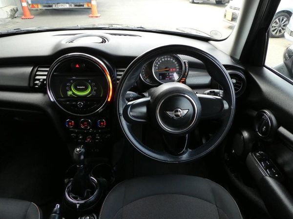 2015 MINI Cooper Carousel 13
