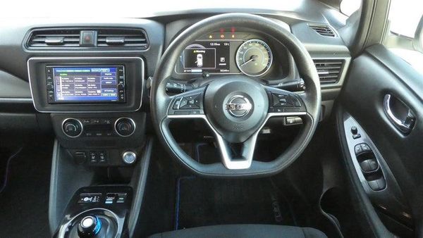 2021 Nissan Leaf S Carousel 17