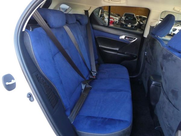 2017 Lexus CT 200h Carousel 11