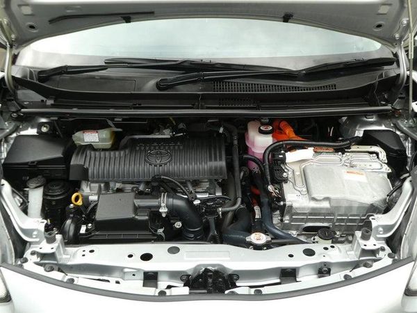 2020 Toyota Sienta HYBRID X Carousel 18