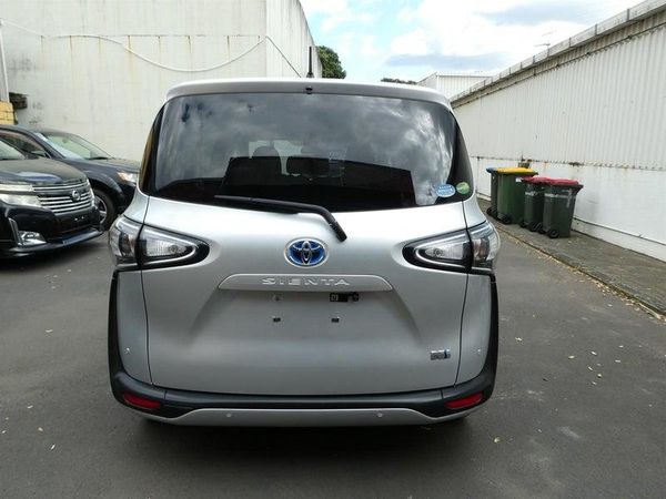 2020 Toyota Sienta HYBRID X Carousel 4