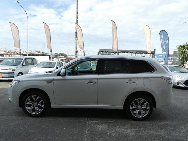 2013 Mitsubishi Outlander PHEV 2.0G PREMIUM PACKAGE Carousel 7