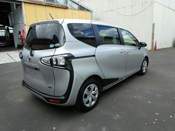 2020 Toyota Sienta HYBRID X Carousel 3