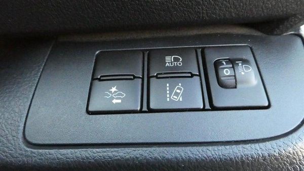 2016 Toyota Sienta 7 seater Carousel 9