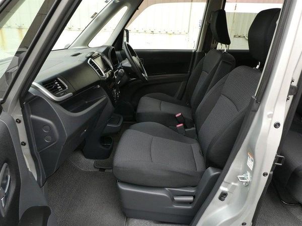 2014 Mitsubishi Delica D2 X Carousel 17