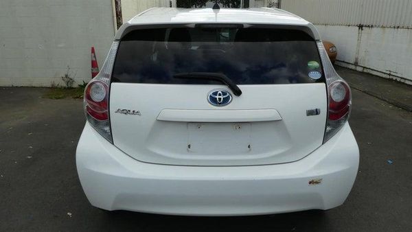2013 Toyota Aqua S PUSH START Carousel 4