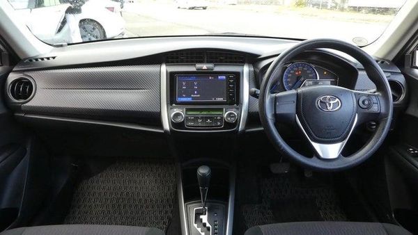 2015 Toyota Corolla FIELDER HYBRID Carousel 17