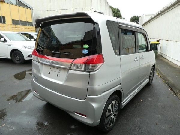 2014 Mitsubishi Delica D2 X Carousel 3