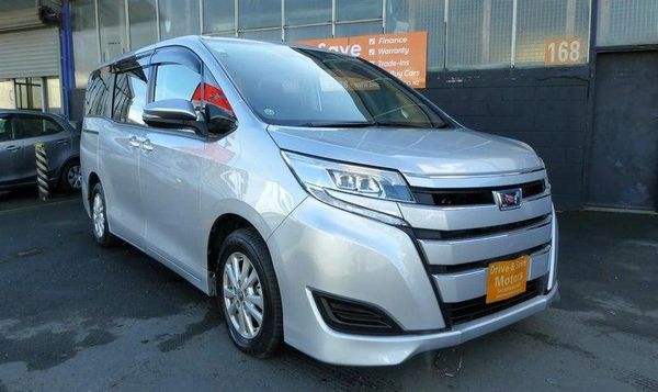 2021 Toyota Noah HYBRID 7 SEATER