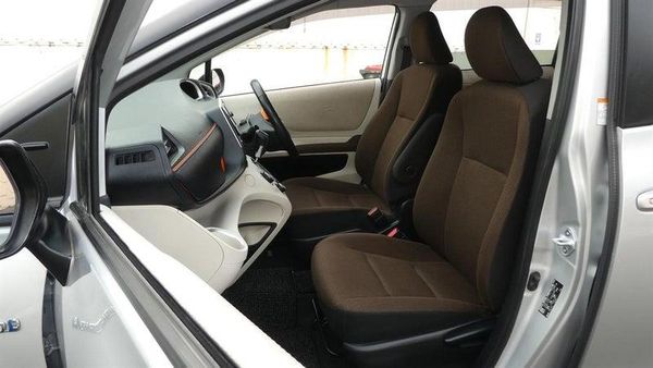2017 Toyota Sienta Hybrid G 6 Seats!PUSH START! Carousel 16