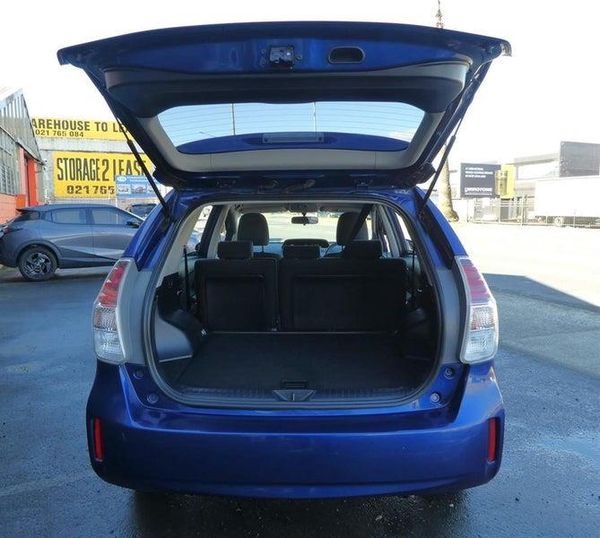2017 Toyota Prius ALPHA S Carousel 13