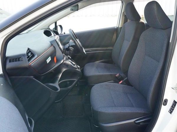 2018 Toyota Sienta Hybrid 7 Seats! Carousel 16