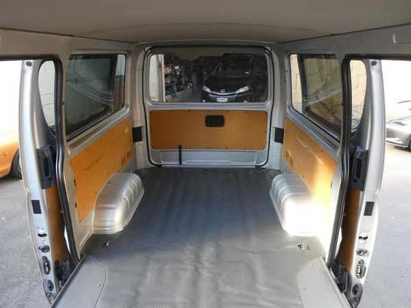 2021 Toyota Hiace Carousel 18