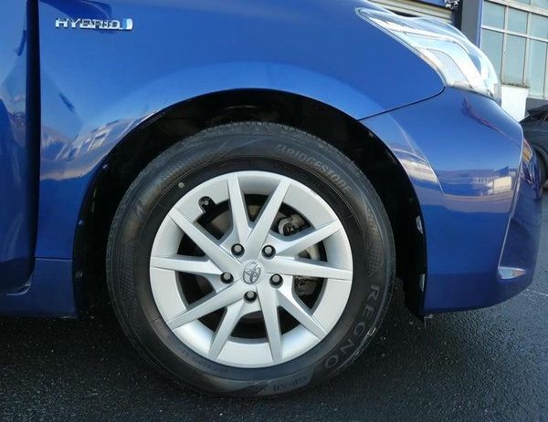 2017 Toyota Prius ALPHA S Carousel 9