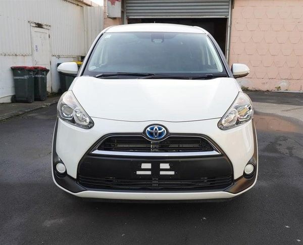 2018 Toyota Sienta Hybrid 7 Seats! Carousel 8