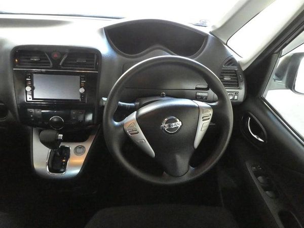 2015 Nissan Serena HIGHWAY STAR Carousel 18