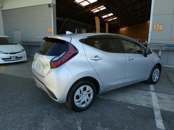 2021 Toyota Aqua S PUSH START Carousel 4