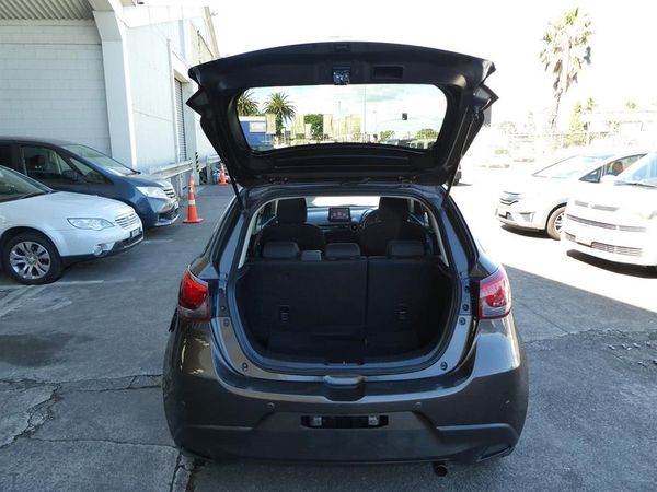 2018 Mazda Demio Carousel 15