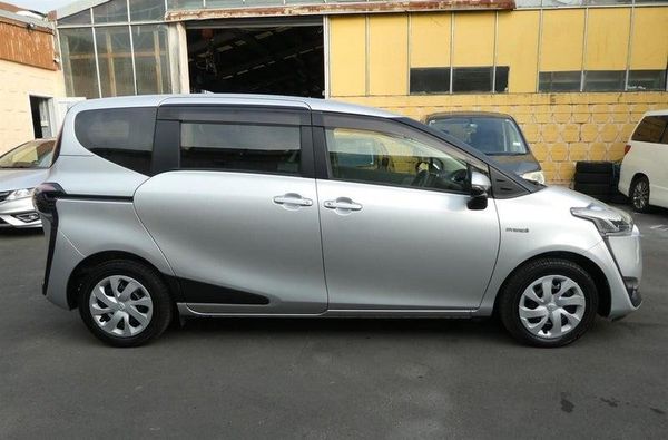 2015 Toyota Sienta HYBRID G 7 PERSON Carousel 2