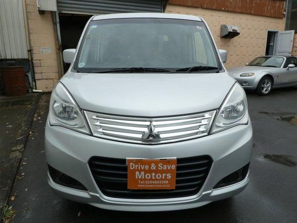 2014 Mitsubishi Delica D2 X Carousel 9