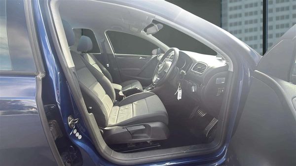 2010 Volkswagen Golf Carousel 8