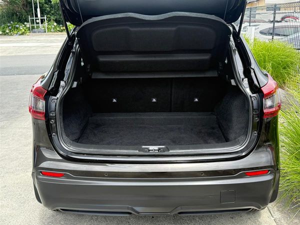 2021 Nissan Qashqai ST 2.0P/CVT Carousel 7