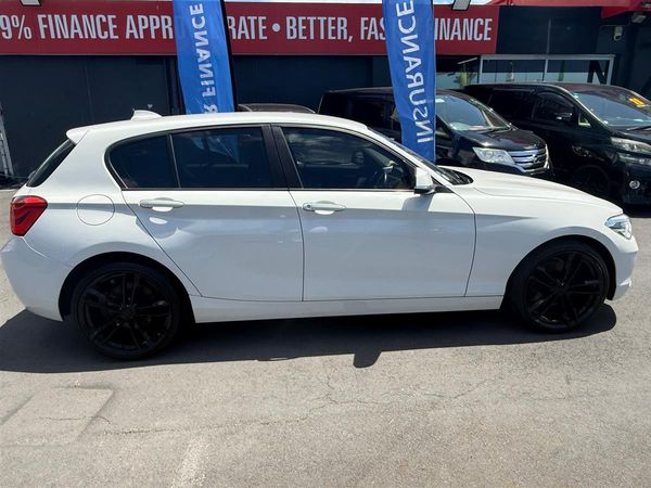 2016 BMW 118i Carousel 6