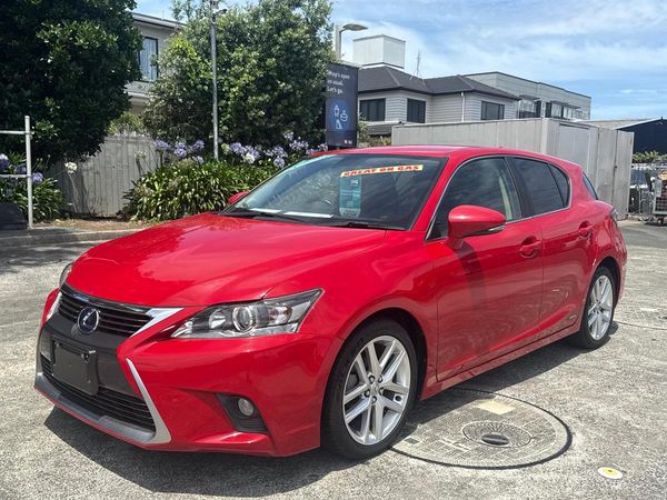 2017 Lexus CT 200h Carousel 1