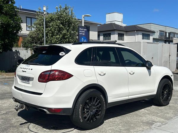 2012 Porsche Cayenne 4 DOOR SUV Carousel 6