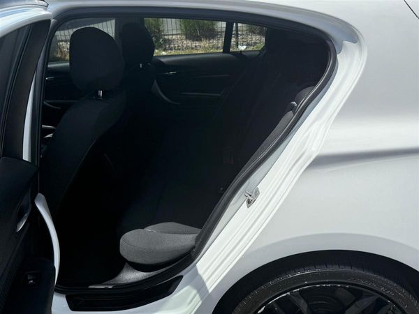 2016 BMW 118i Carousel 10