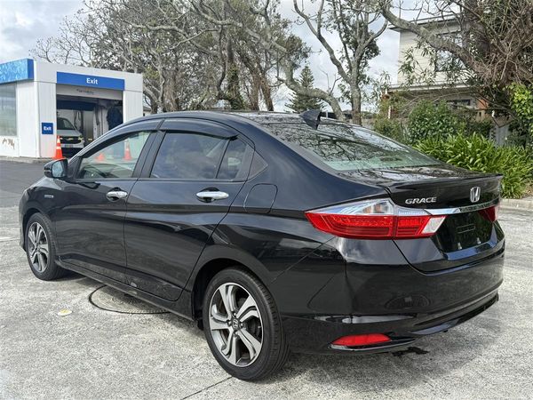 2015 Honda Grace HYBRID Carousel 4