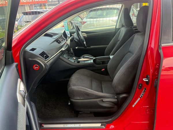 2017 Lexus CT 200h Carousel 10
