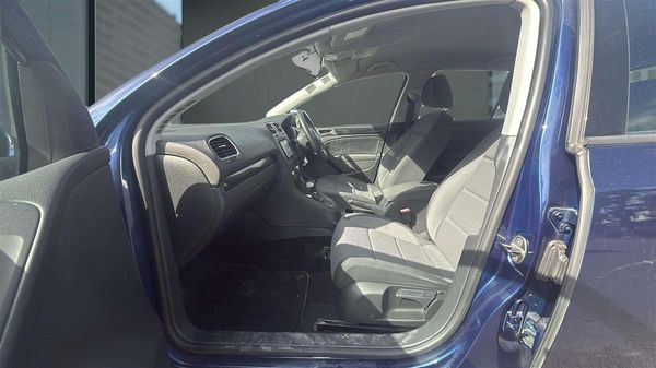 2010 Volkswagen Golf Carousel 11