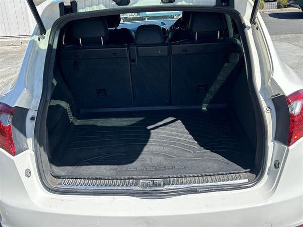 2012 Porsche Cayenne 4 DOOR SUV Carousel 14