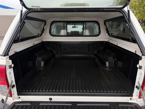 2018 Toyota Hilux S TD DC 2.8D/5MT/UT Carousel 15