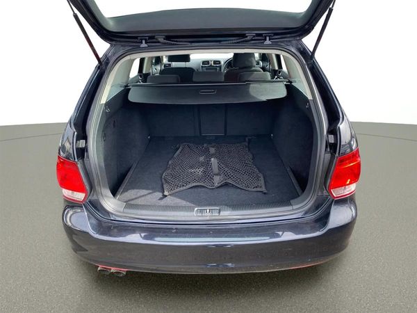 2010 Volkswagen Golf Carousel 11