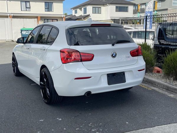 2016 BMW 118i Carousel 3