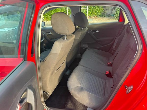 2011 Volkswagen Polo Carousel 9