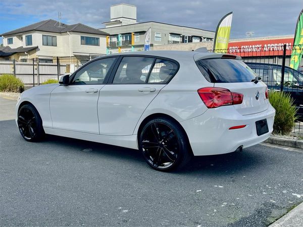 2016 BMW 118i Carousel 4