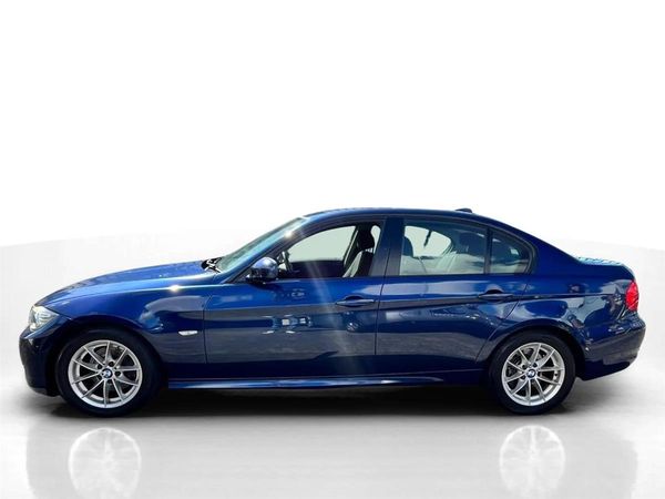 2010 BMW 320i Carousel 2